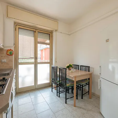 Apartman Ampio E Luminoso Appartamento, Posto Auto Gratuito - Quarenghi Milánó
